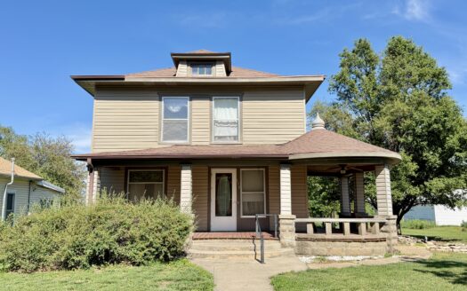 112 North Main Street, Barnes, KS